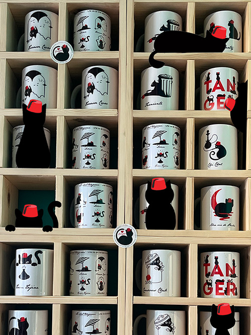Mugs souvenirs de Tanger à l'effigie de Minou